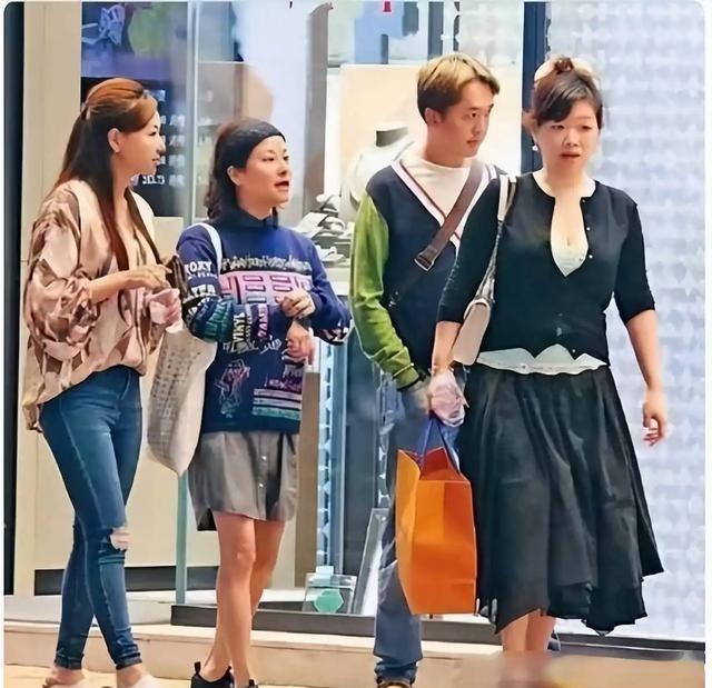 香港最怂的富二代邓兆尊，他守着15亿遗产躺吃了27年，利息滚到17亿。3个女友同