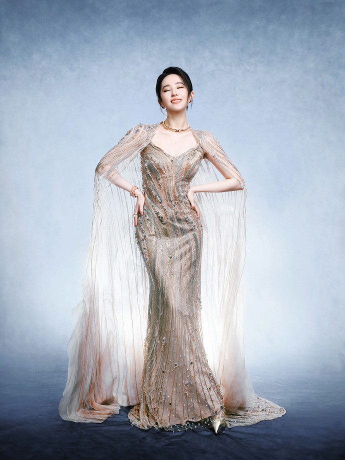 刘亦菲确认出席2025年W年度光影盛典活动，好久没见仙女了​，期待仙女的红毯造