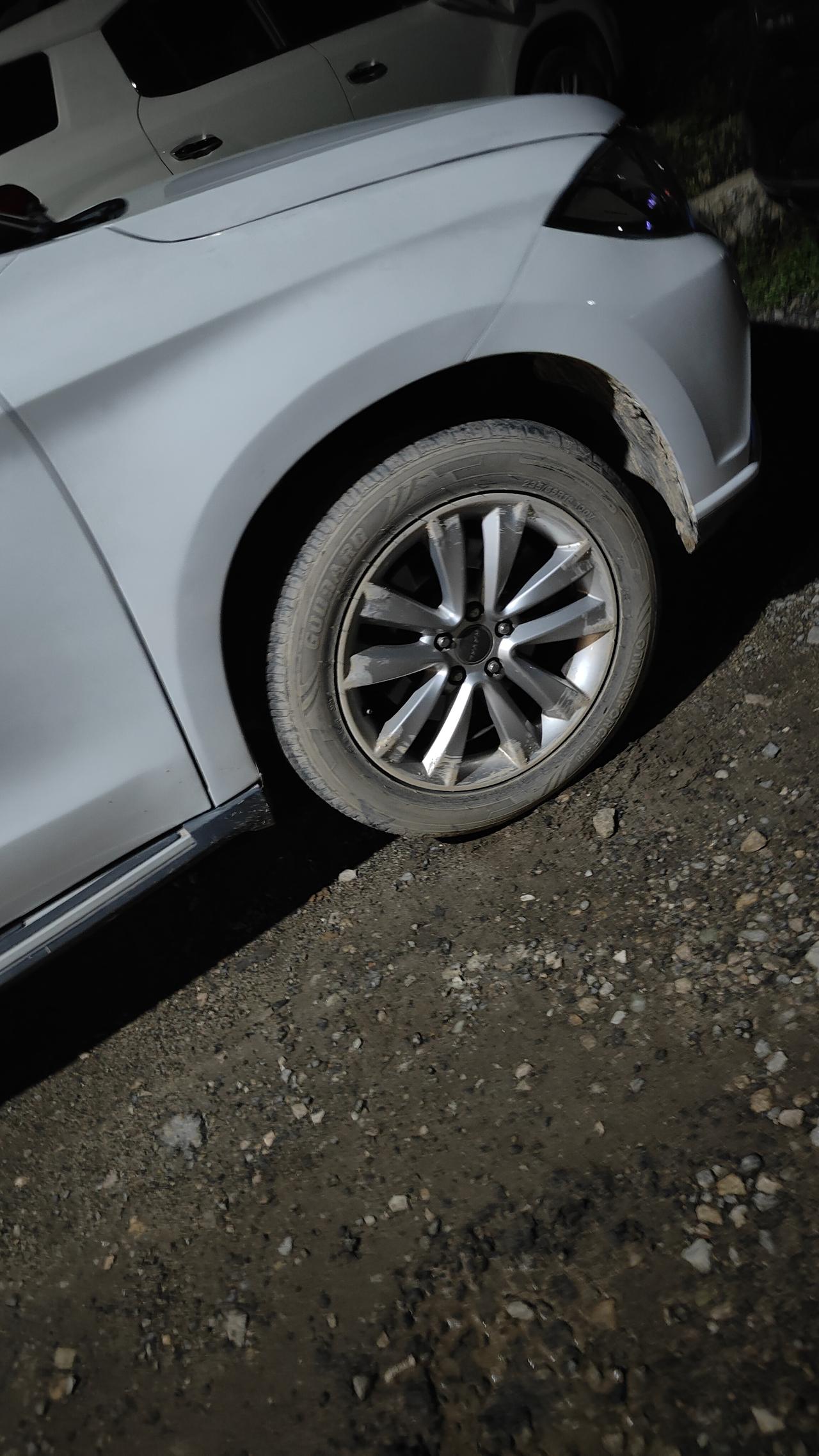 235-55-R18也是同级别天花板