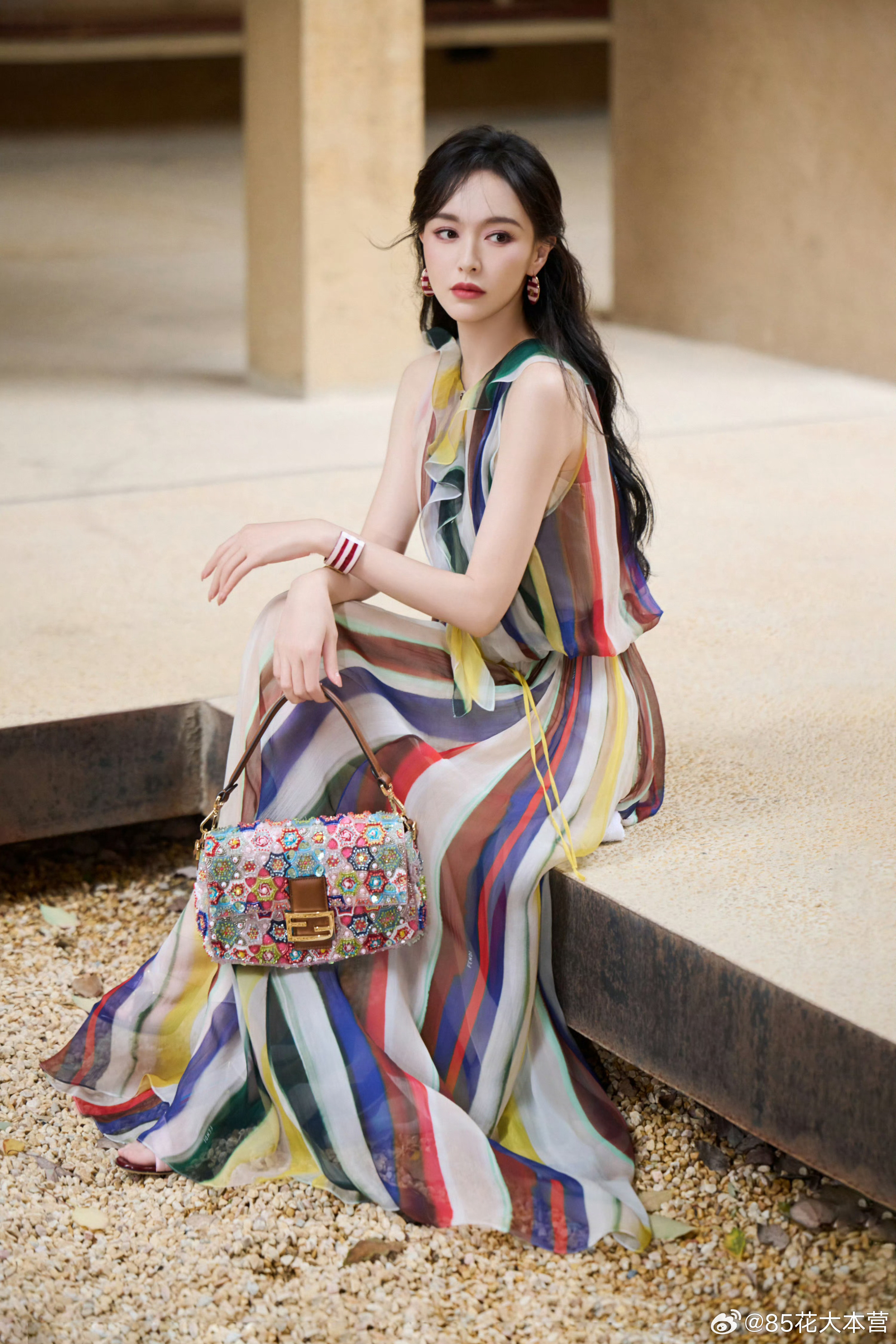 唐嫣｜今日品牌活动出图～FENDI女王就这样简简单单、清清爽爽的飘然出尘！唐嫣好