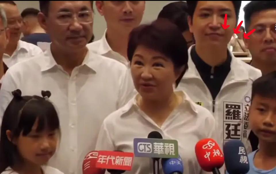 卢秀燕这声“祝贺”，藏着国民党团结的关键信号！表面是常规道贺，实则在给党内传递“