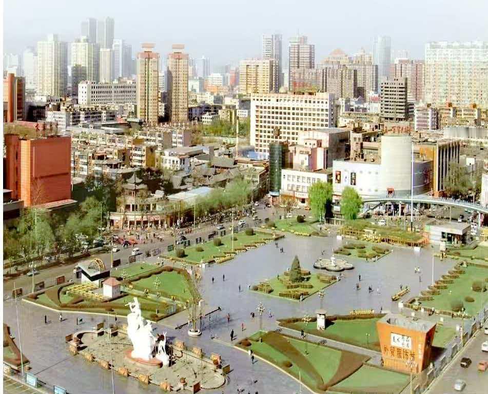 【太原五一广场，半部太原城史】位置：太原市迎泽区，迎泽大街东段，太原核心地标之