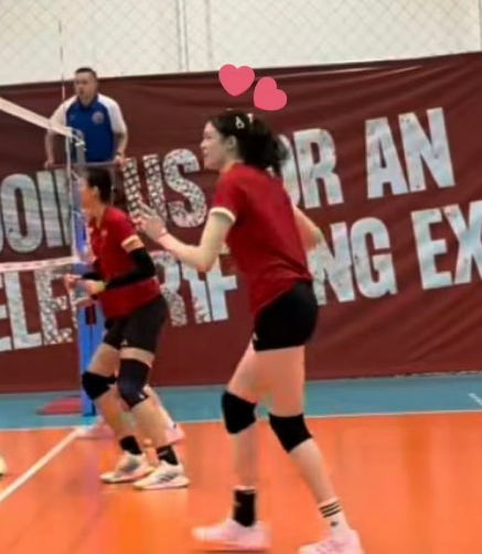 李盈莹已经上场打比赛了！据小道消息，中国女排昨天已经跟泰国女排进行了一场热身赛，