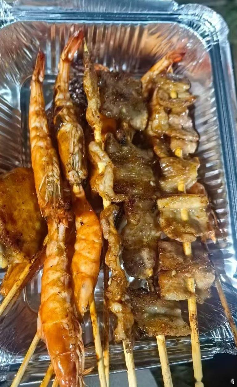 吃宵夜么[大笑][大笑][大笑][大笑]​​​