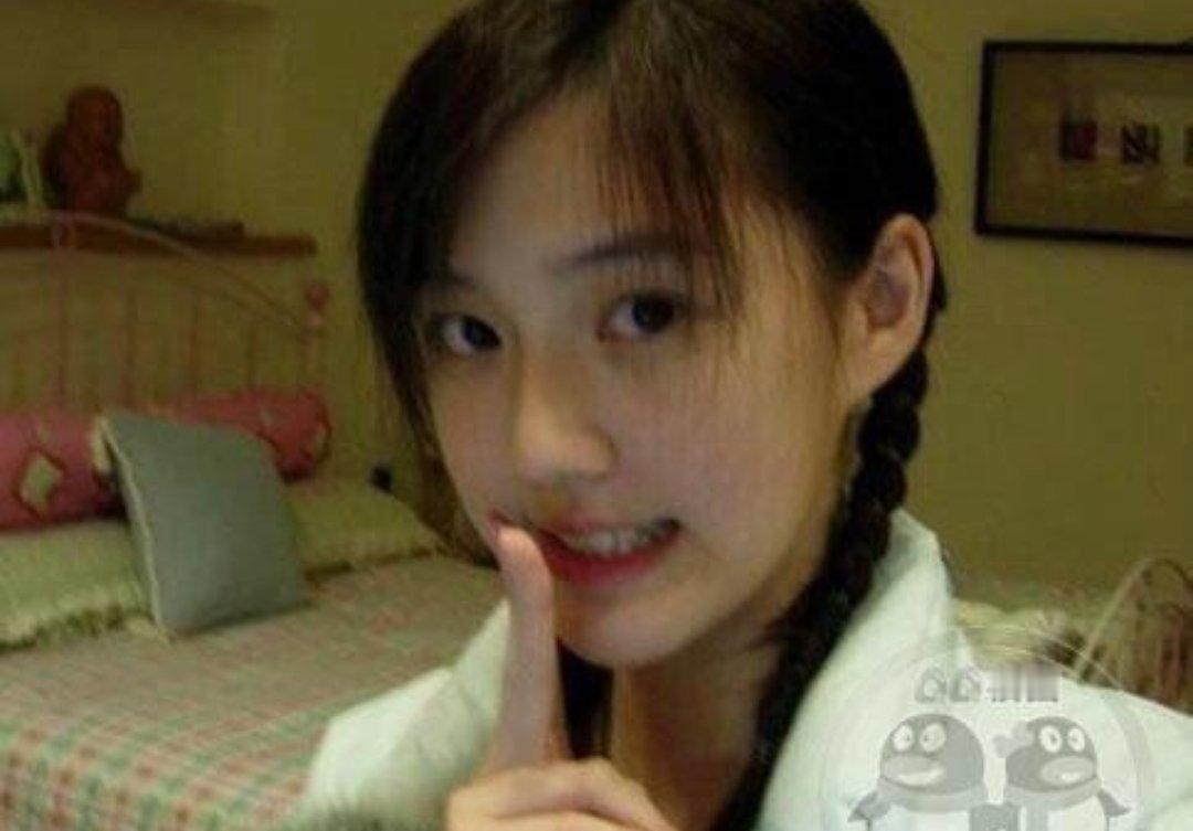 当年觉得她是很洋气的漂亮​好完美的脸​​​