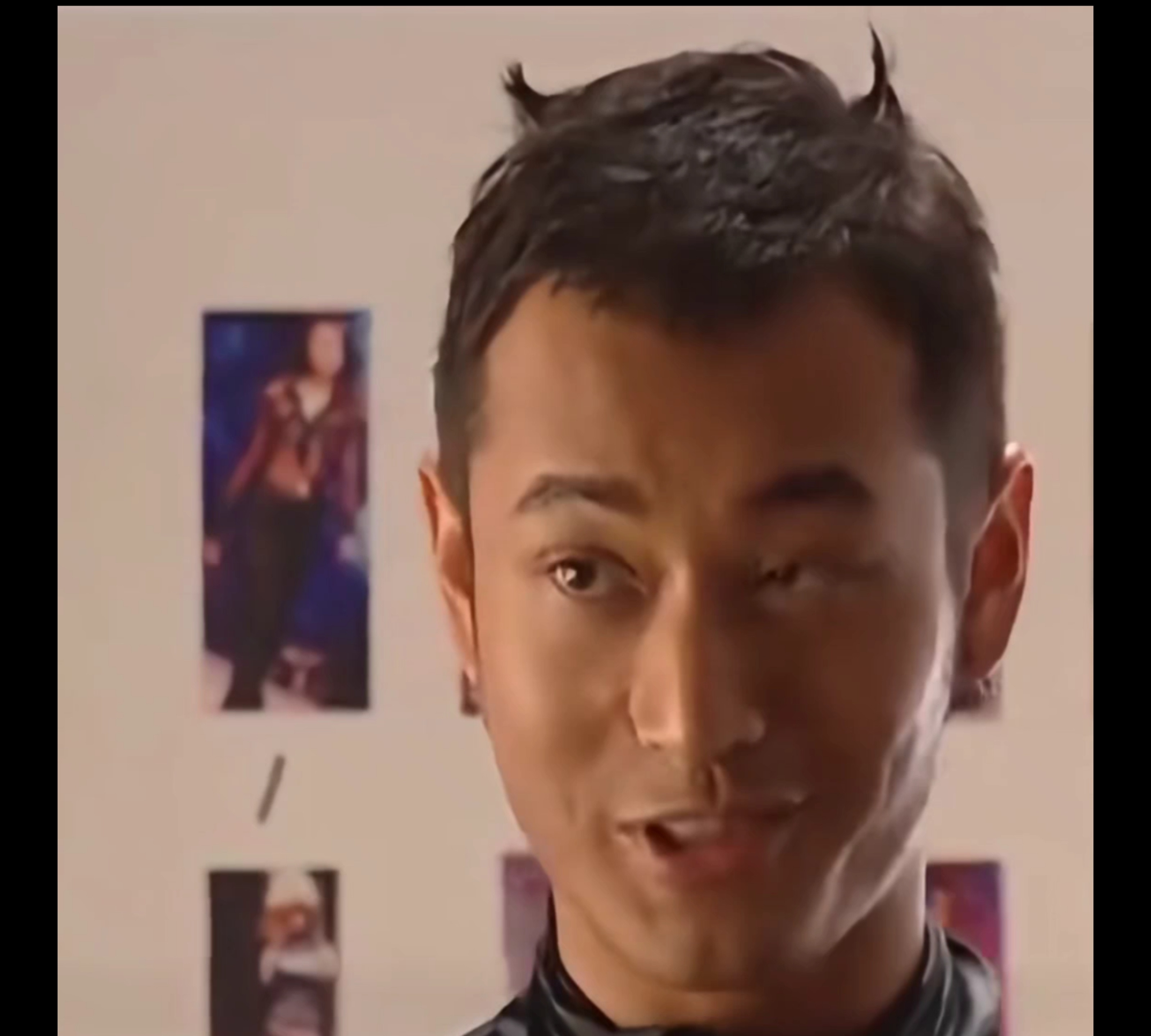 哈哈哈哈哈哈哈，黄晓明这什么会有这个造型啊？？👿👿迷人小恶魔吗？哈哈哈哈哈哈