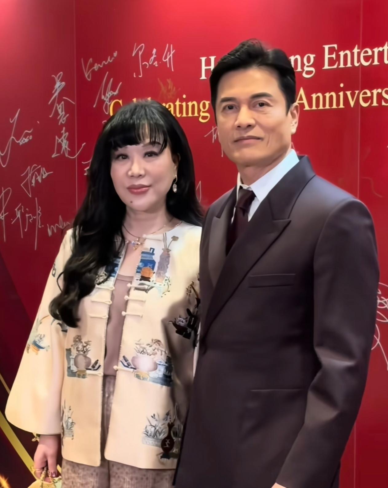 那么多么男明星中，感觉吕良伟在同龄中，应该最显得年轻的一个！70岁了，还这么帅