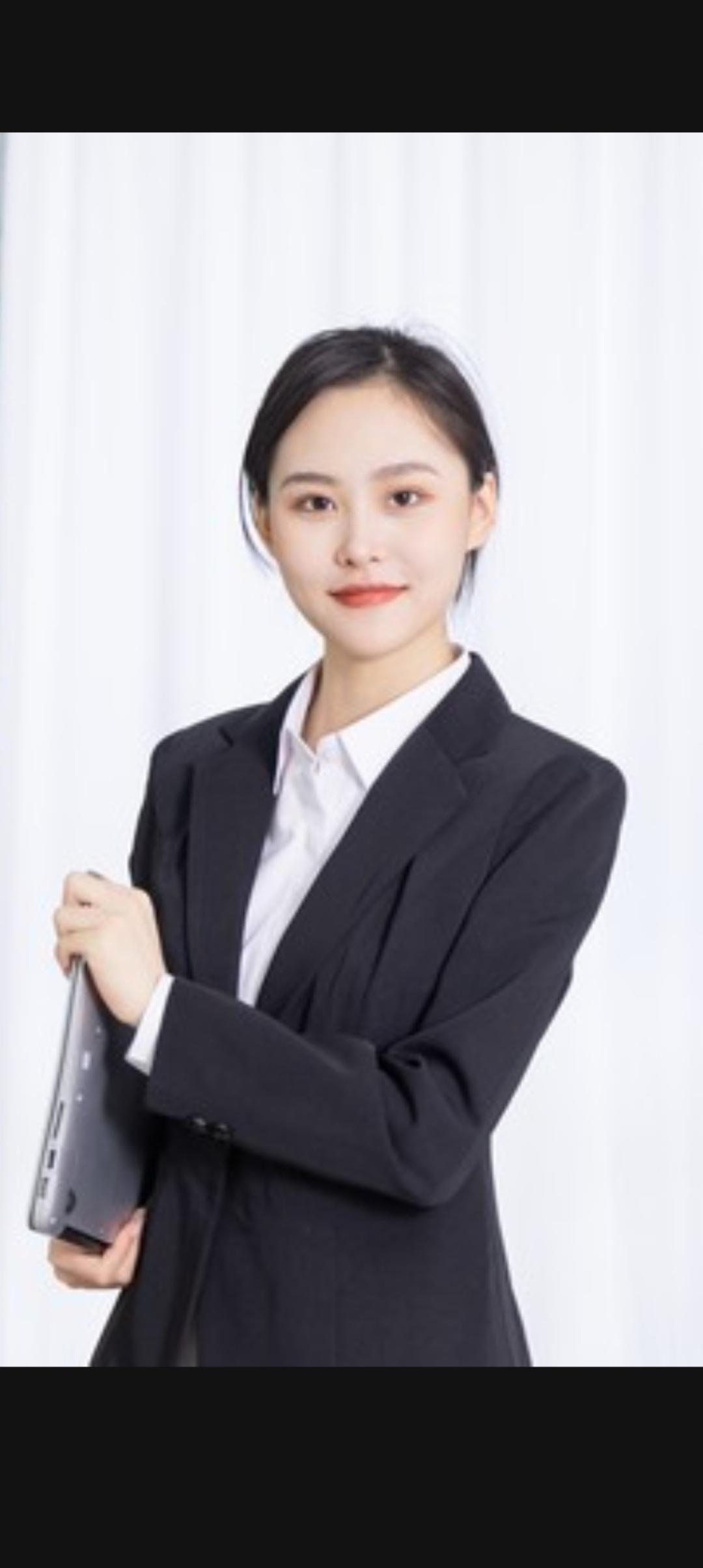 比起美貌，职场女性最吸引人的点，是具有较强的专业能力和人情练达的通透，二者相辅相