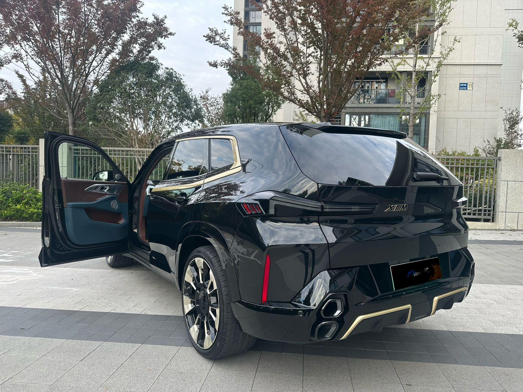 宝马XM基本型退役试驾车指导价230万成交价138.8万24年5月上牌，仅使用