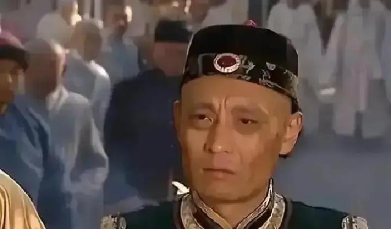 1730年，雍正将三哥胤祉全家囚禁，胤祉大发牢骚说：“我有什么罪？不就是在怡亲王的丧礼上来晚了而已，