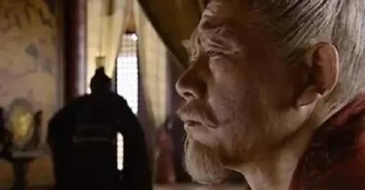 公元前87年，汉武帝刘彻病入膏肓，霍光在病床前哭着问道：万一陛下不幸离去，国不能