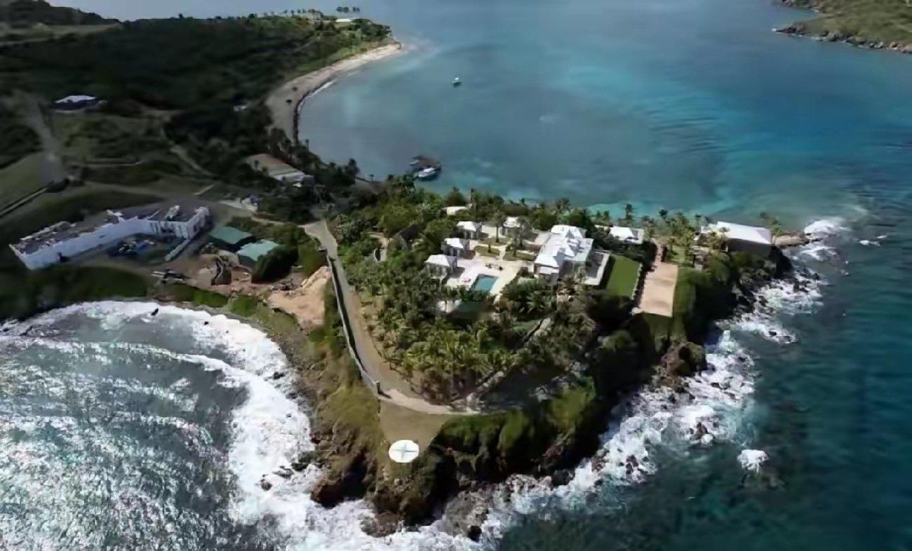 这个岛叫做萝莉岛，这个岛上曾经的岛主叫爱泼斯坦。很长一段时间以来，围绕这个岛和那