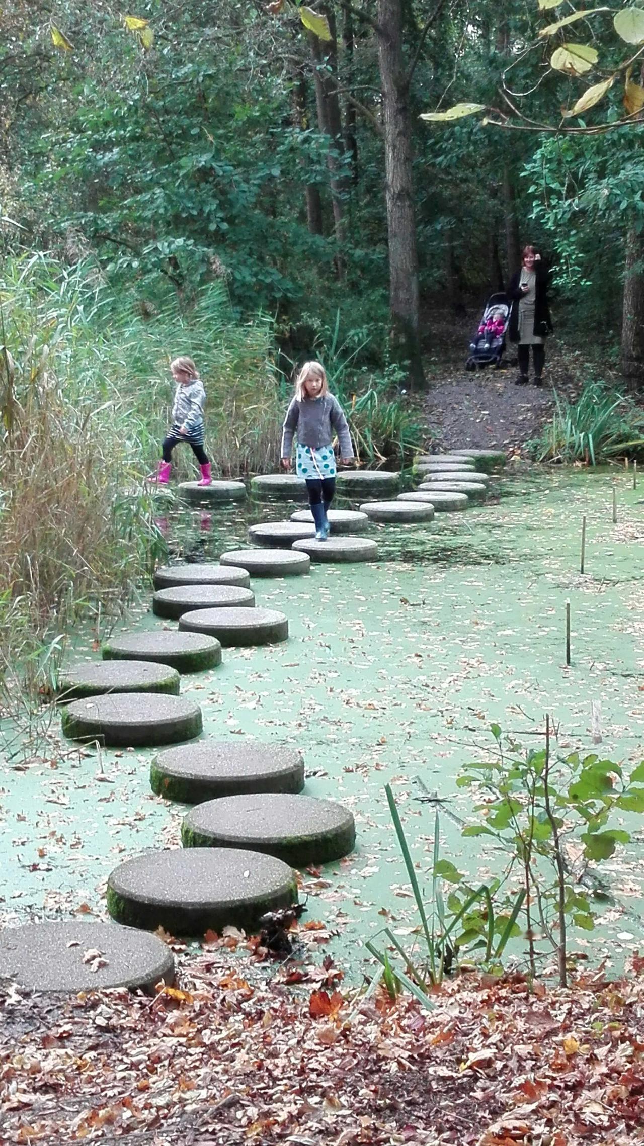 在当今社会，儿童的心理健康问题逐渐引起了广泛关注。尤其是在快节奏、高压力的环境下