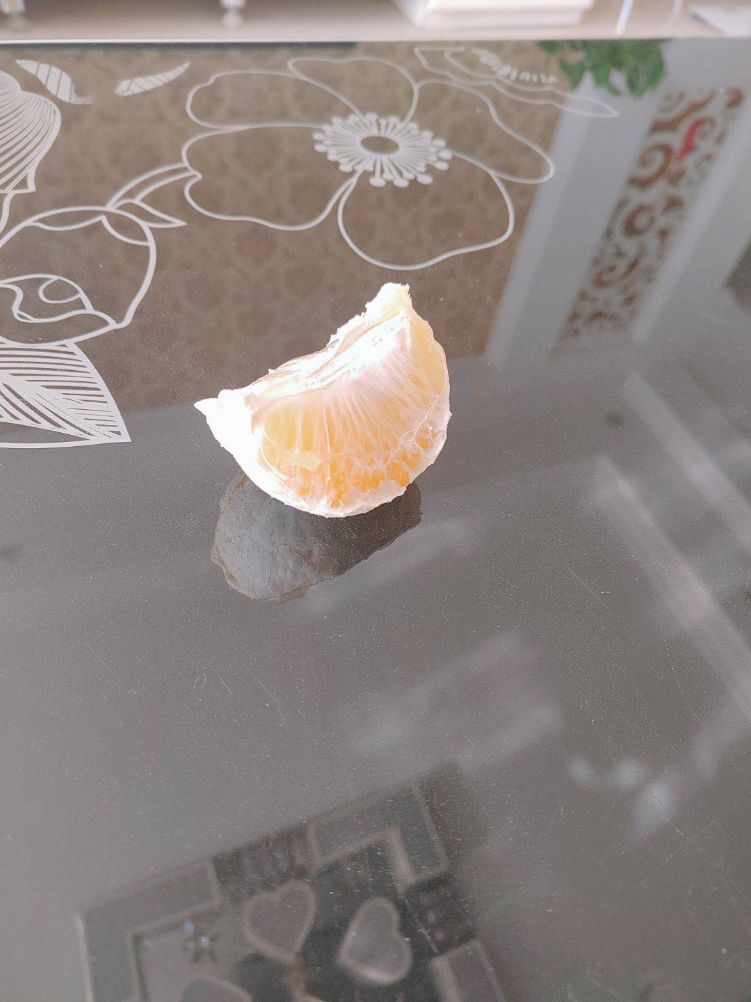 人类幼崽真是一种奇妙的生物。生下来就是虔诚的觅食者，在他有限的认知里，一眼能锁定