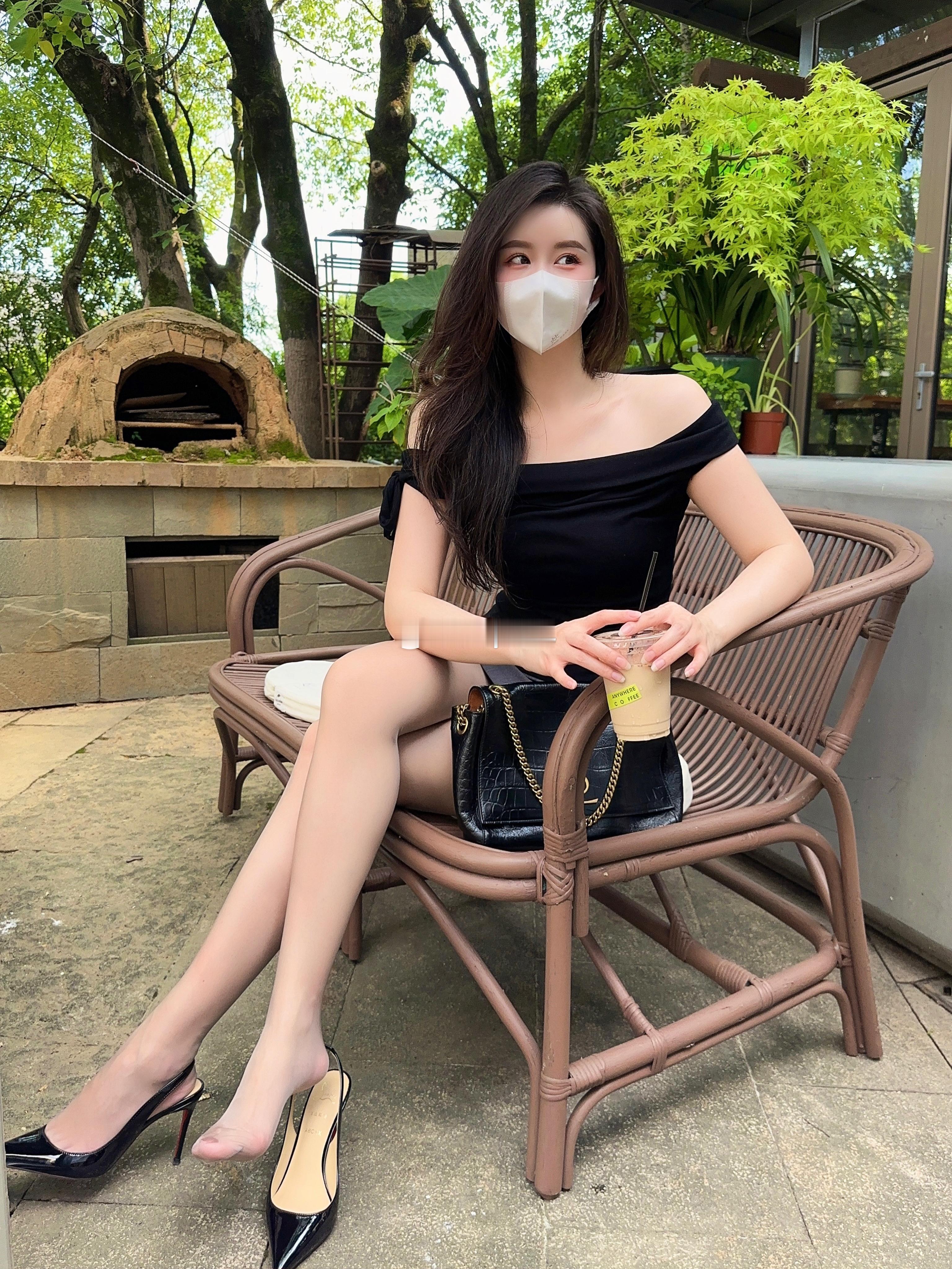 就只看了你一眼​​​