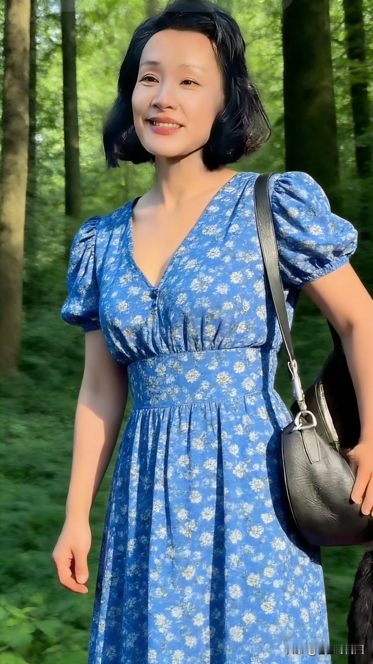 “一边拿美国护照，一边捞国人的钱，这操作真的合理吗？”最近，一位62