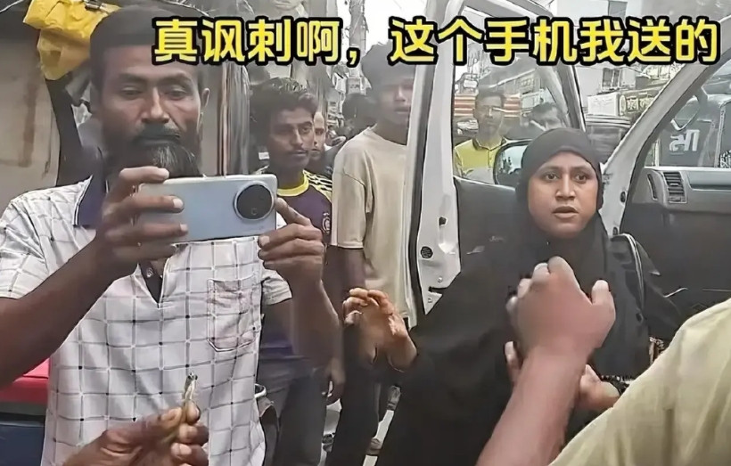 一堆孟加拉人等着中国人去拍他们。为啥呢？因为那可以让他们一夜暴富。中国人人傻