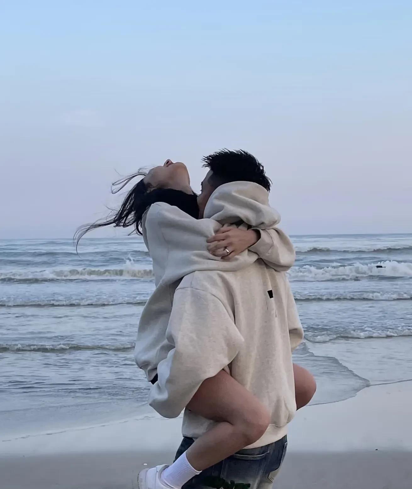 警惕！现在的“新型出轨”，比偷情更恶心，无数夫妻正在中招民政局门口的...