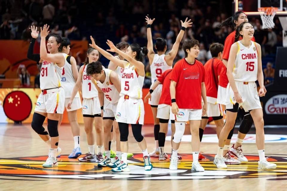 此外中国女篮排在第七位，表现稳定。