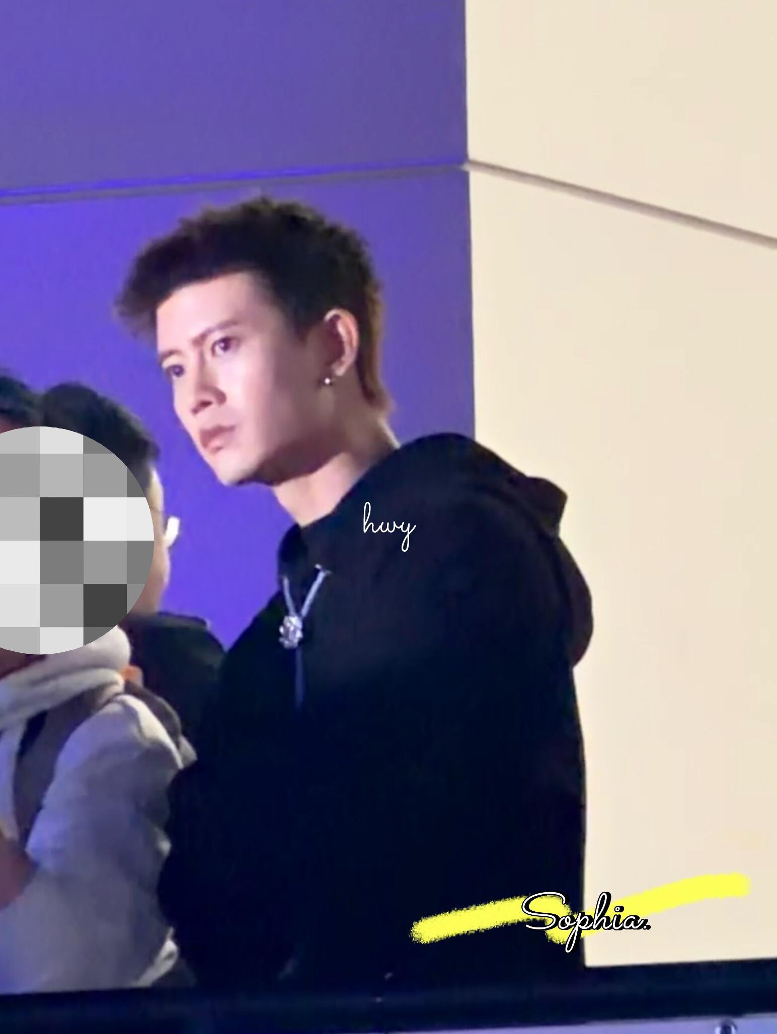 美国的嘉人们都在偶遇任嘉伦是吧🥹🥹🥹nba全明星赛上看cortis表演的任