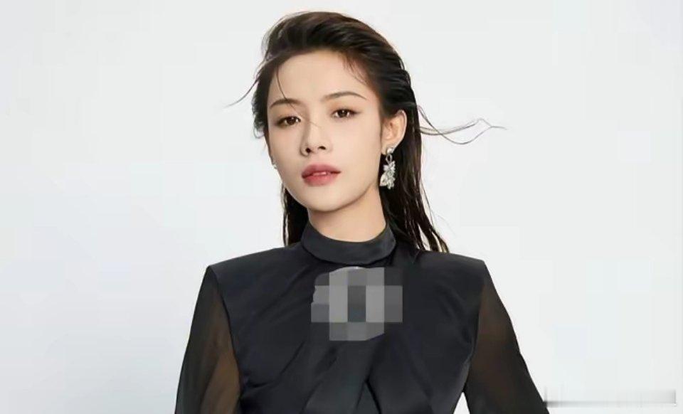 这声“陈主任”，打了谁的脸？34岁当副主任，全网却挑不出毛病？别急着酸。看看陈丽