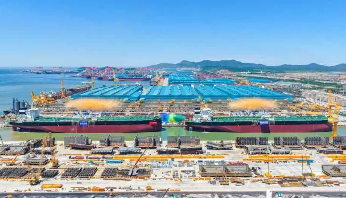 2022年7月，江苏老板陈建华突然砸下21亿，买下大连海边一座荒废9年的韩国烂尾