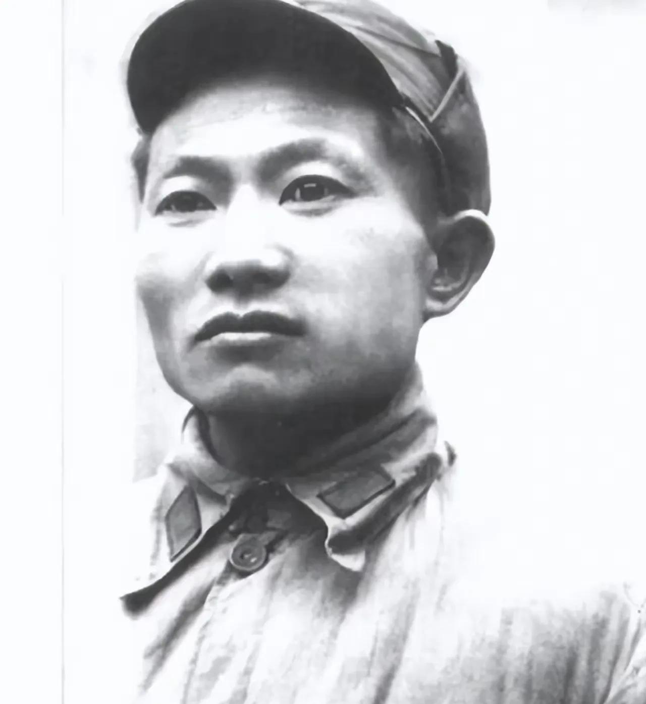 1942年八路军司令部被包围后，汉奸看到个俘虏，认出对方身份大吃一惊，之后与同伴