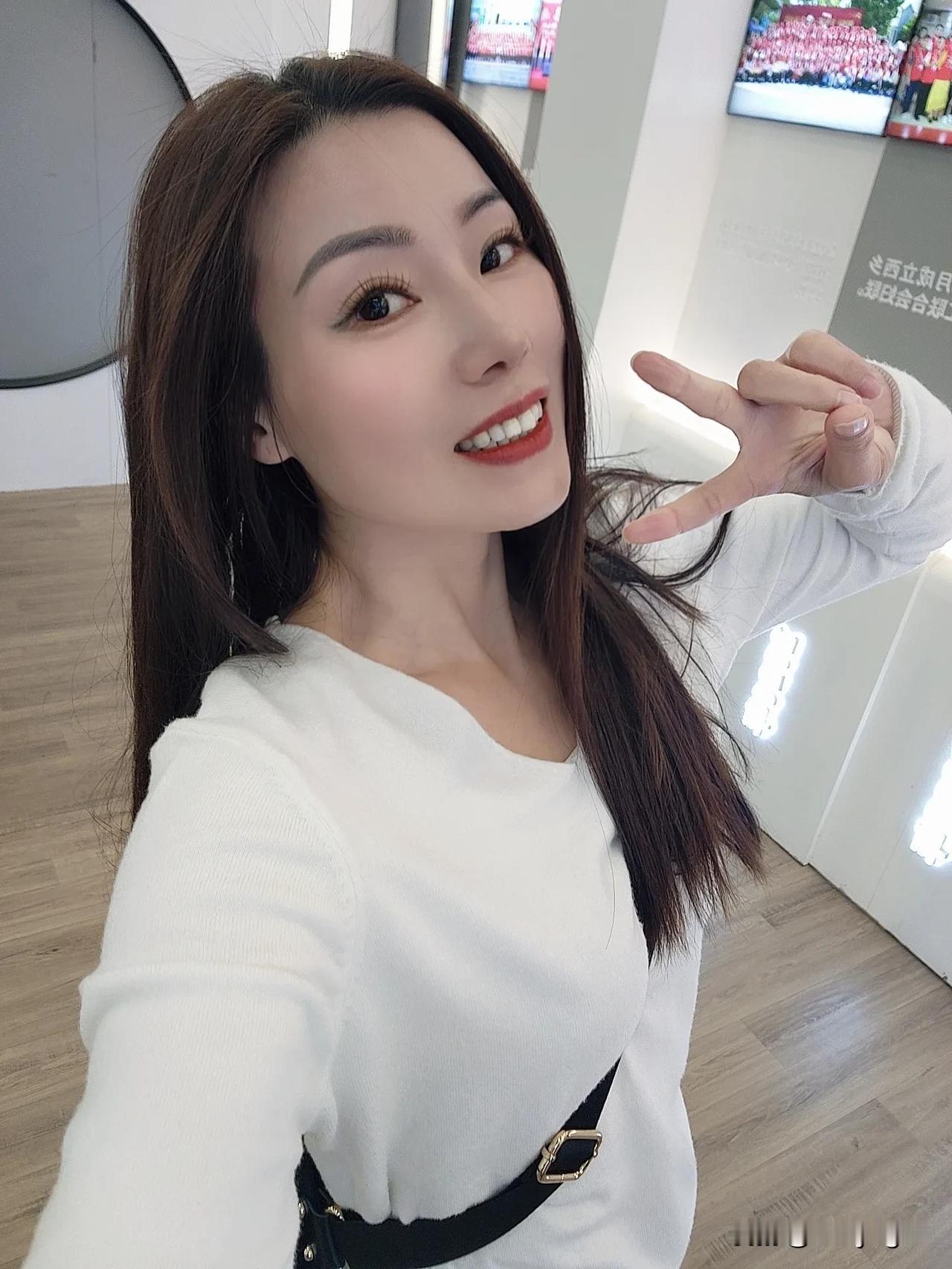 简简单单才是生活，开开心心才是人生。生活要简简单单