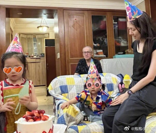 向太说郭碧婷现在出来工作赚钱是为了补贴娘家。至于自己给的钱，郭碧婷说那是给孩