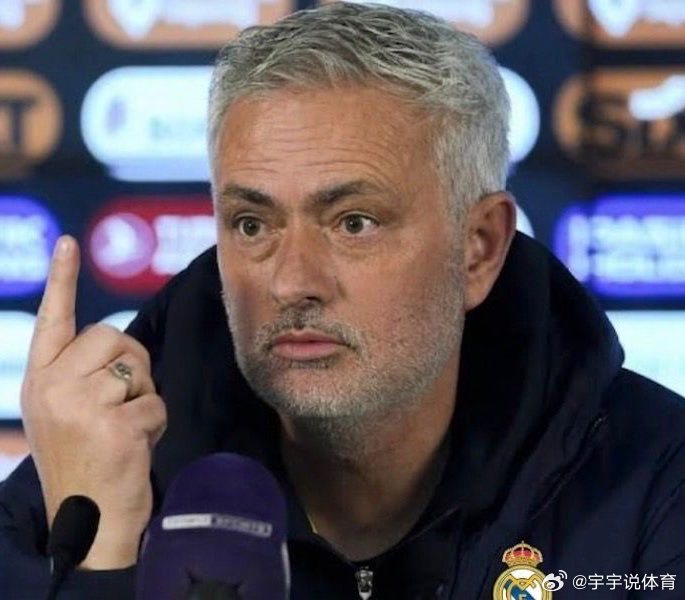 🗣️|𝐁𝐑𝐄𝐀𝐊𝐈𝐍𝐆：何塞·穆里尼奥💣🤯🗣️穆里尼奥：“拉明·亚马尔仍然是