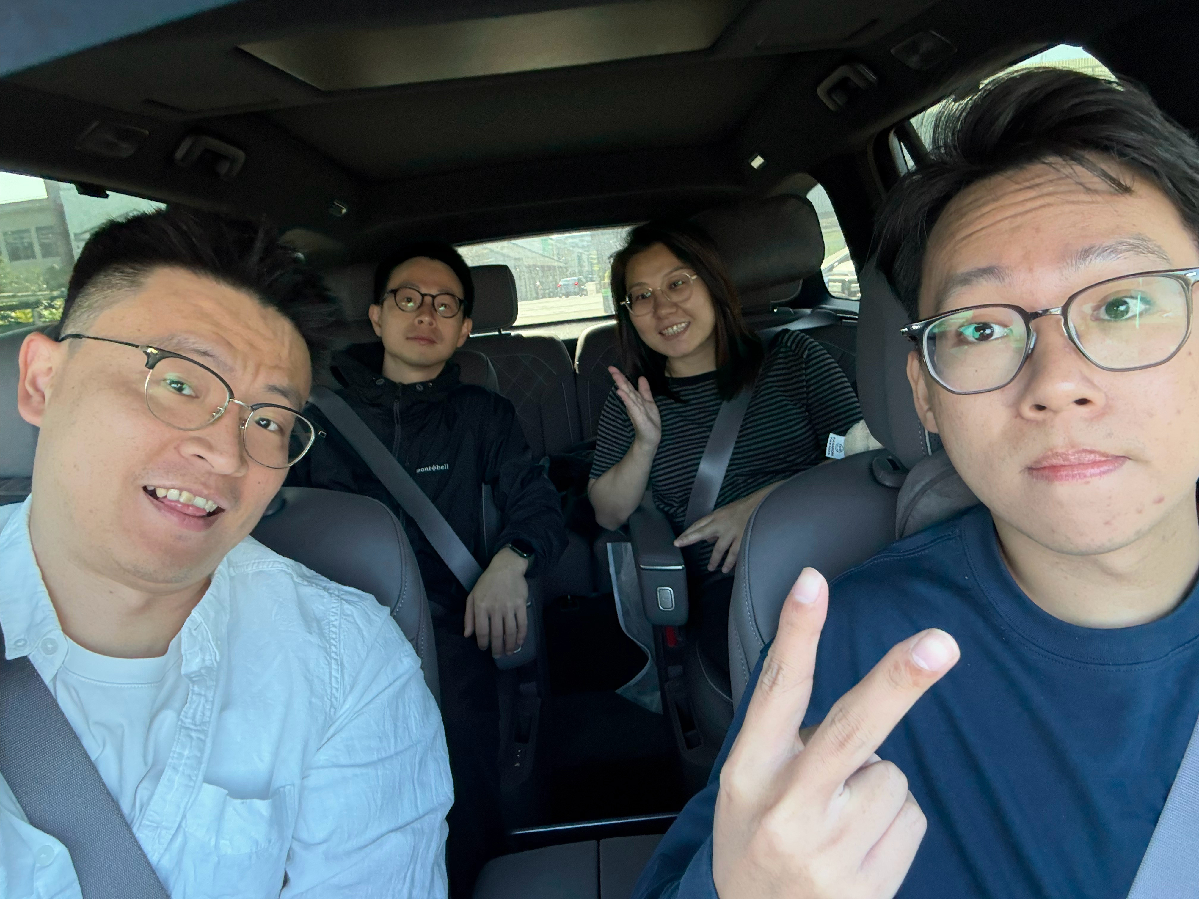 大六座SUV的要义：主驾相对满意，其他位置绝对满意。家人朋友开心，是绝对的