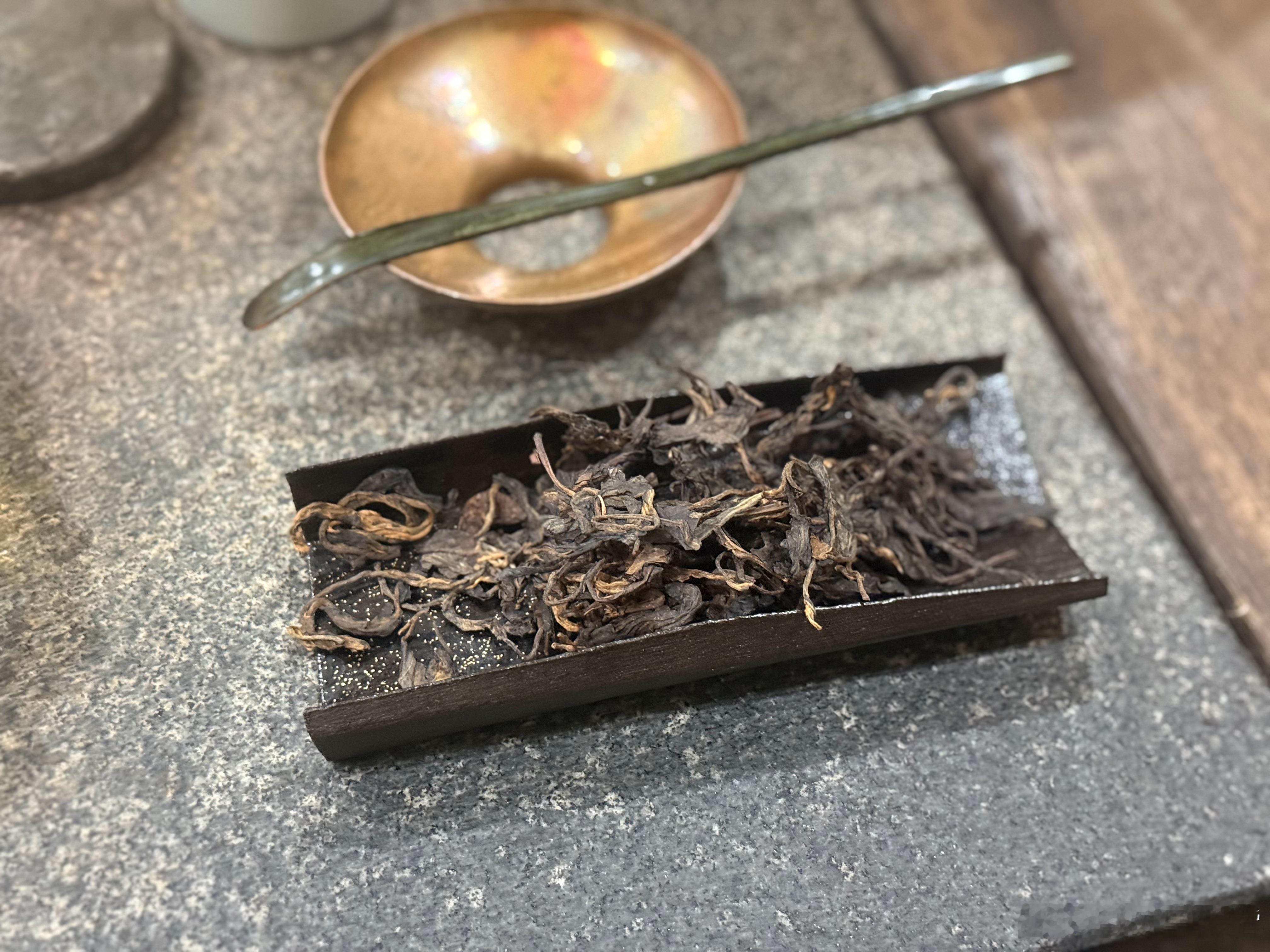 对待欺负过你的人，无论日后他如何友善，你都不要心软。因为在他伤害你时，压根没把你