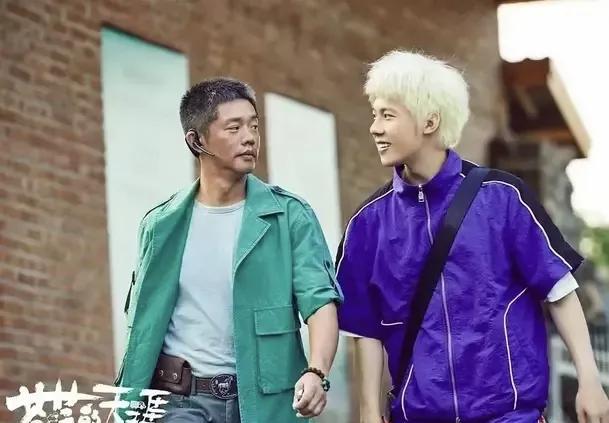 凤凰传奇有可能转行影视表演由曾毅主演的电影《苍茫的天涯是我的爱》，赶上五一档期