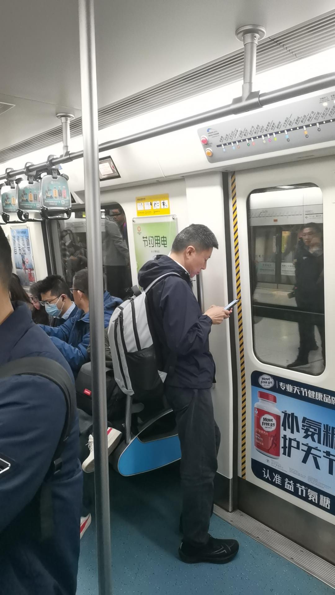 MANUS老板就是现代汉奸！！！Manus一个中国初创AI公司，中国给予了很