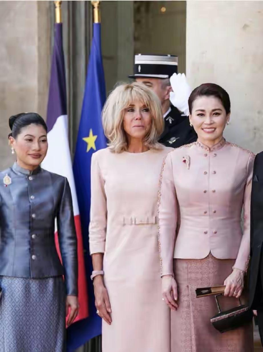 “护国神兽”思蕊梵公主名副其实。她的父亲着实疼爱她，泰国这些年一直国富民安、诸事