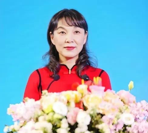 杜建英这个格局不得不说她一个女人，毫不犹豫的给浙大数学投资2200万，让“元