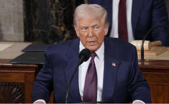 俄罗斯前脚提出要给中国送上“大礼”，美国代表团后脚就赶到了北京，特朗普估计也想明