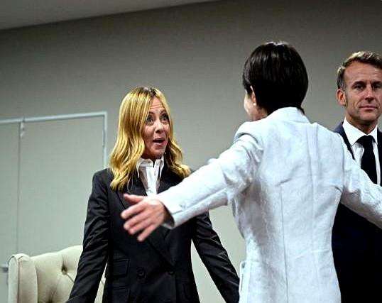 11月22日，南非G20峰会正式开幕，以法国为首的欧洲几个国家又单独召开一个会议