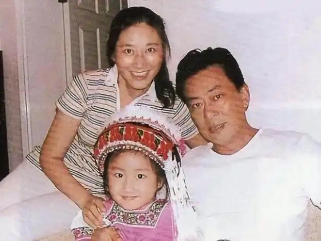 1984年，宝贝儿子患了癫痫病，不久后，王诗槐离婚，和有智力残疾的儿子相依为命，