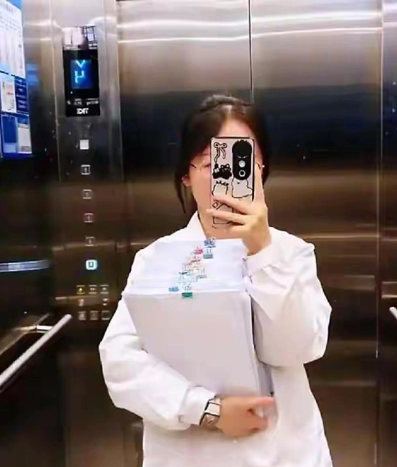 孙馨钰父母至今没有发声，她的告别信当中也说，不要打扰我的父母，不要把我的结果归结