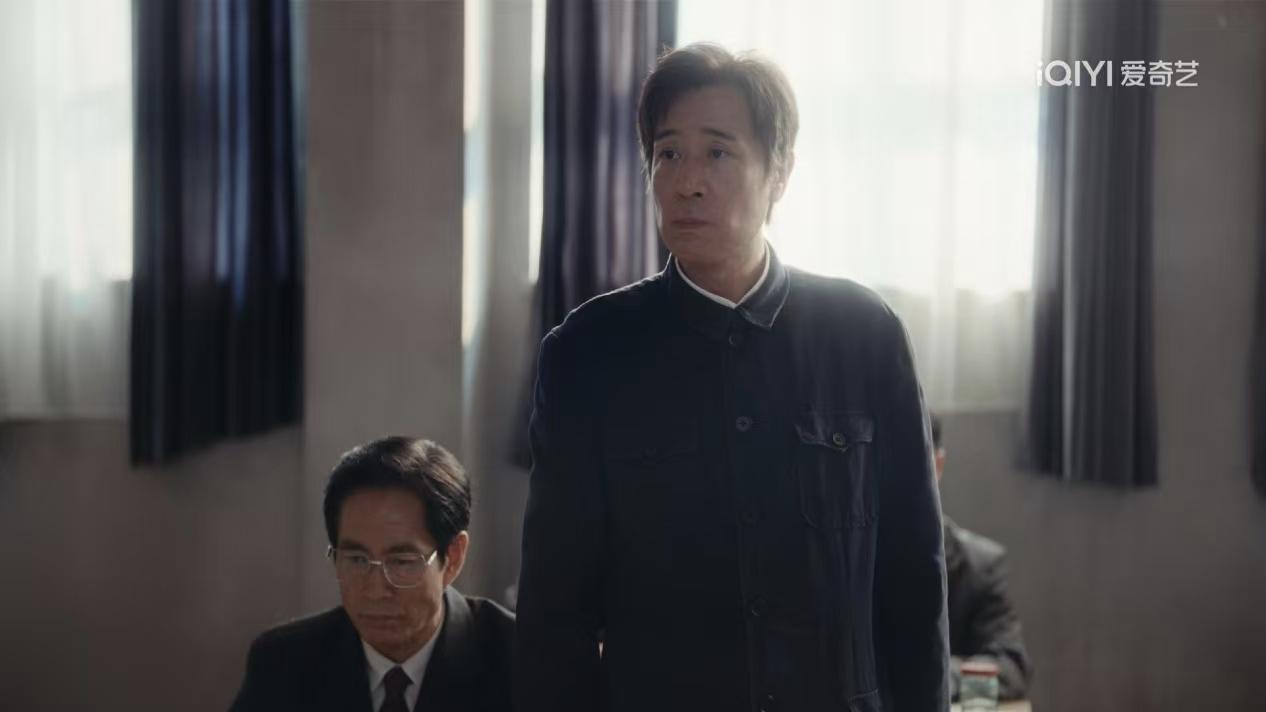 《重器》这部剧里面于和伟演的袁律师也有点搞笑啊！别看他在法庭上舌战众人，所有