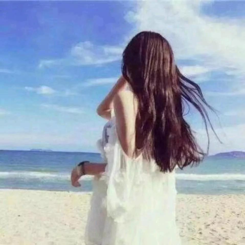 在海边享受温柔的微风，感受自由与宁静海边温柔风晚间的海风很美海边风照片海边