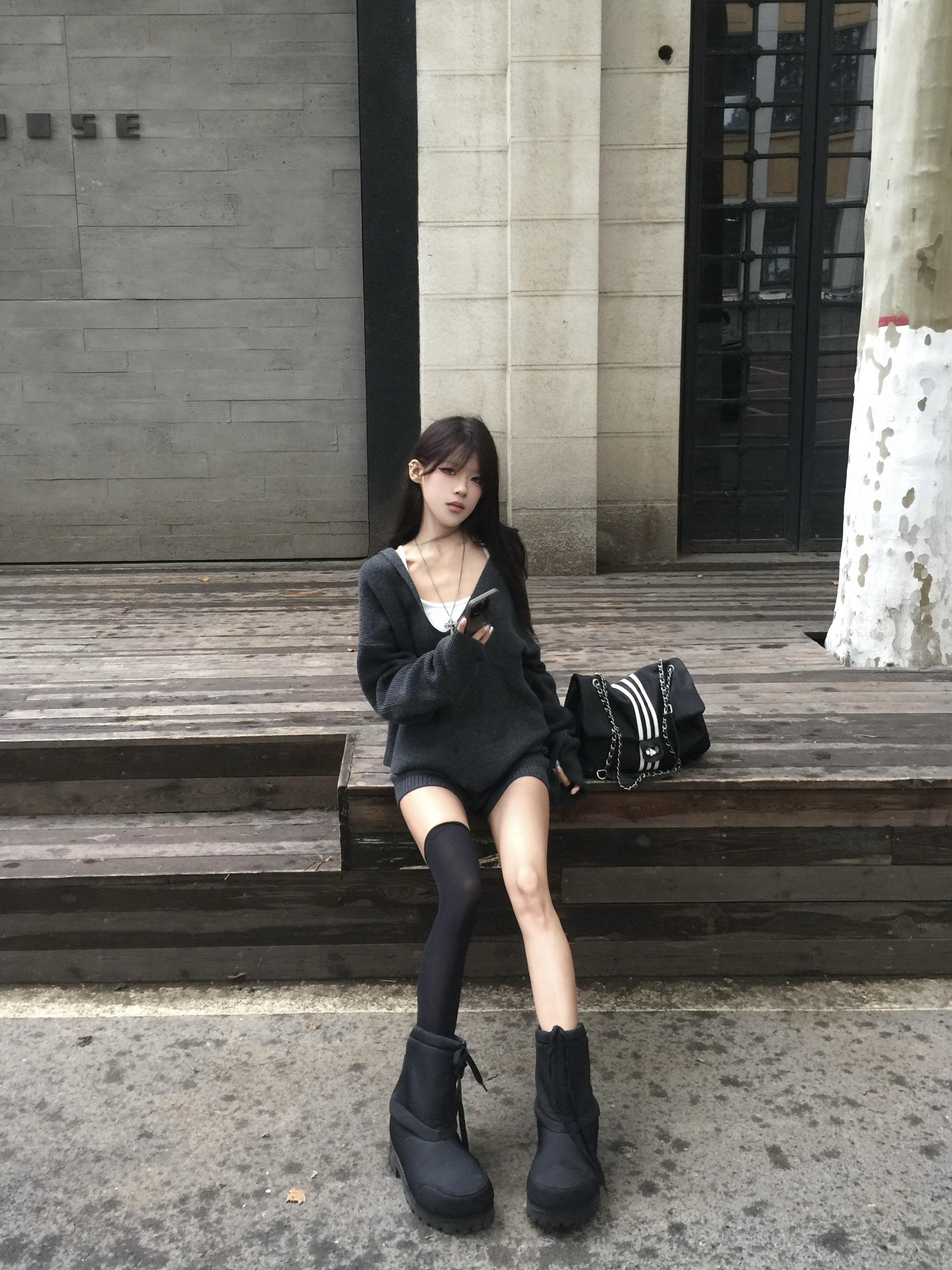 有人陪就行了 非要一个名分的话就什么都得不到了