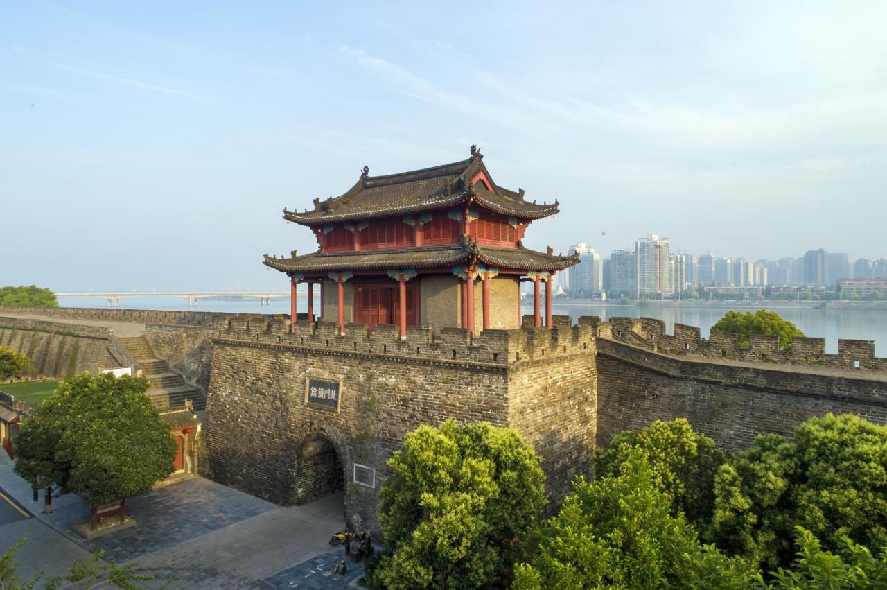 襄樊更名襄阳，是国内毫无争议、最成功的一次城市改名，没有之一。早年襄阳、樊