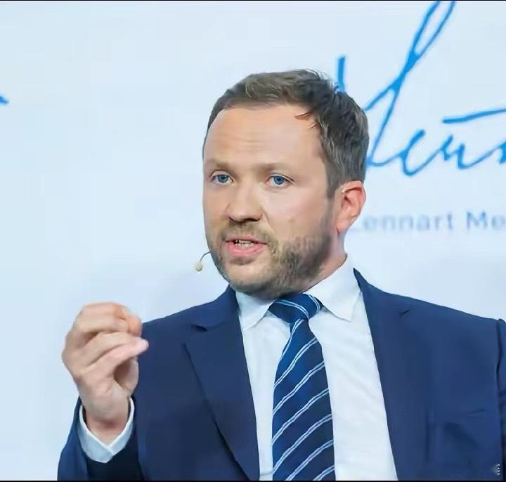 现在在欧洲有个奇怪的现象，以前是立陶宛和中国对着干，现在是爱沙尼亚来警告中国了。