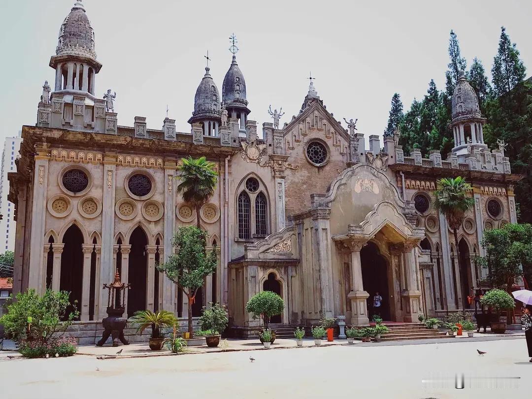 武汉古德寺刚刚开始收费，结果人家杭州灵隐寺开始免费了！武汉的古德寺之前是不收