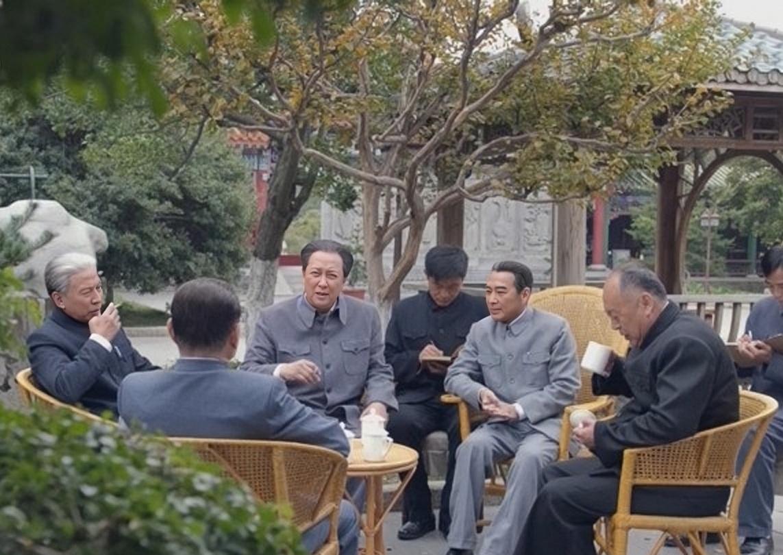 建国后，毛主席等老一辈无产阶级革命家，有三件大事，做得非常正确，影响了几十年后的
