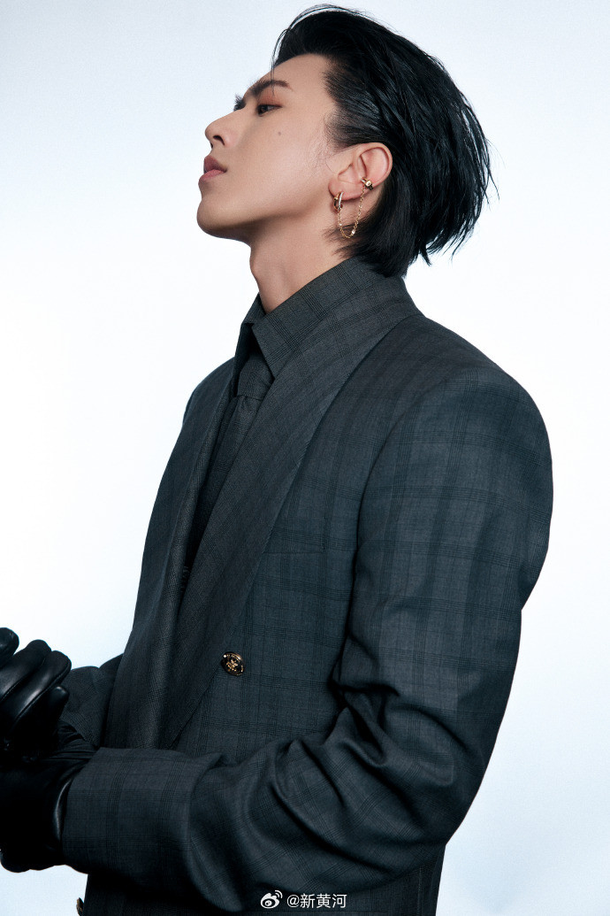 【#蔡徐坤工作室称仅节目录制交集#】28日，艺人金子涵突然在社交平台拉黑蔡徐坤并