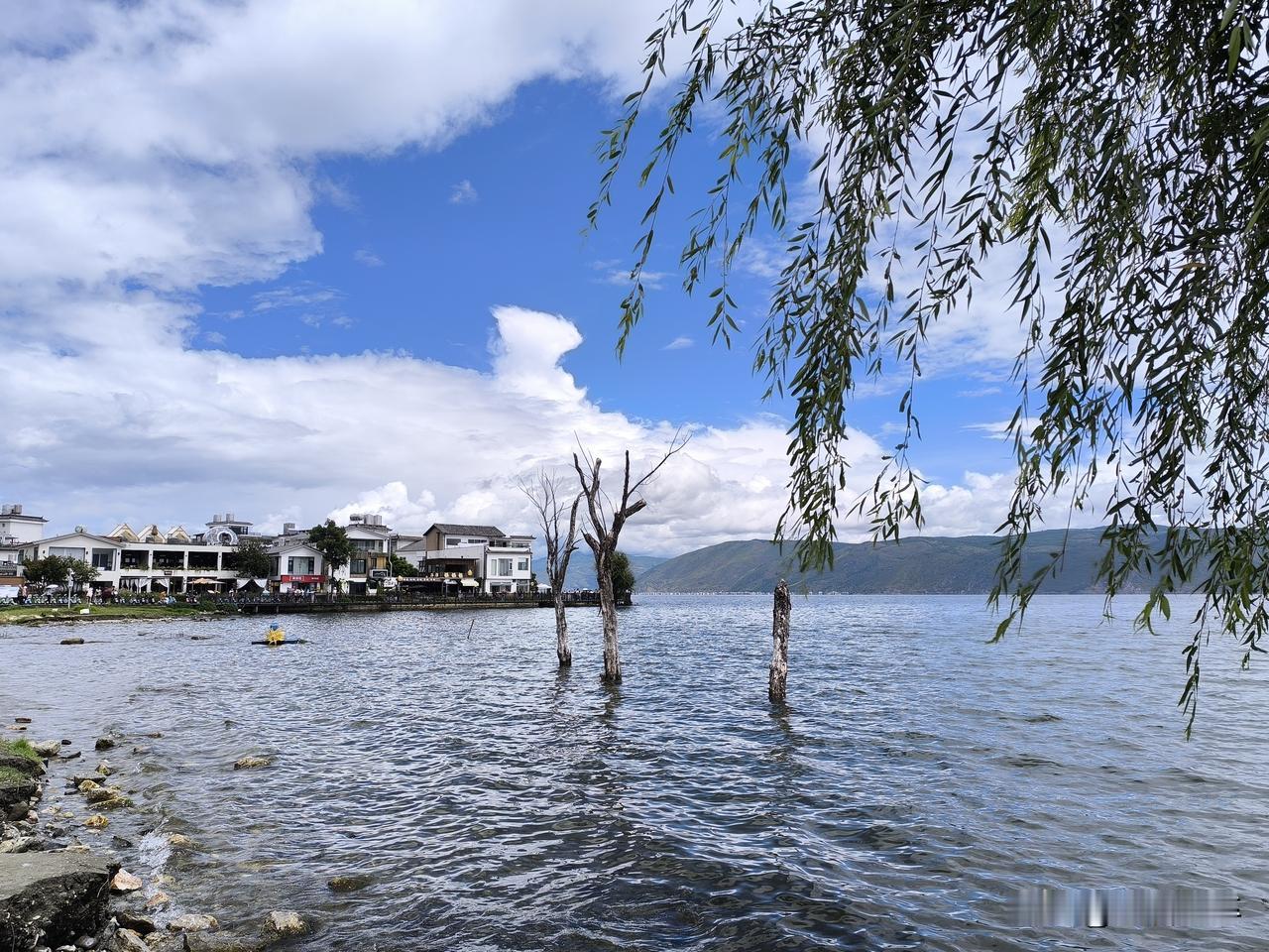 这就是我到云南大理旅游不敢租车的原因，还好当初真的没有选择租车。云南大理的风景
