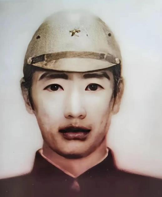 1943年5月，一位伪军偷来连长的驳壳枪，并把枪藏在马粪中。这天，一名日本军官刚